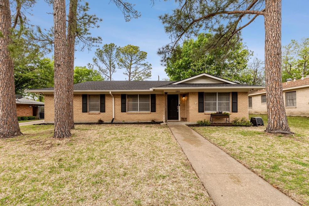 1205 Crestridge St, Ennis, TX 75119 - photo 1