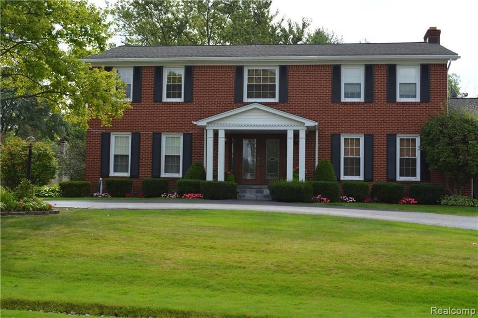 5449 Centerbrook Dr, West Bloomfield, MI 48322 - photo 1