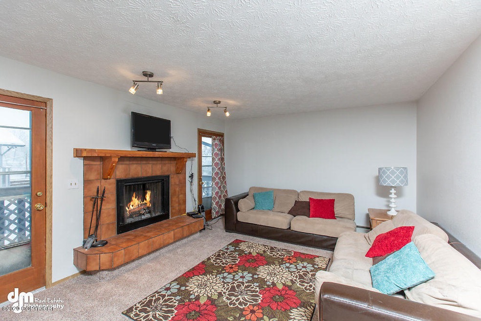 Living Room MS_105044-SMALL