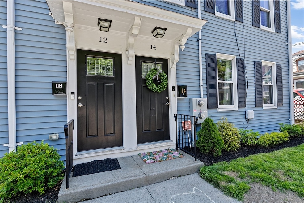 14 Temple St unit 14, Boston, MA 02114 - photo 1