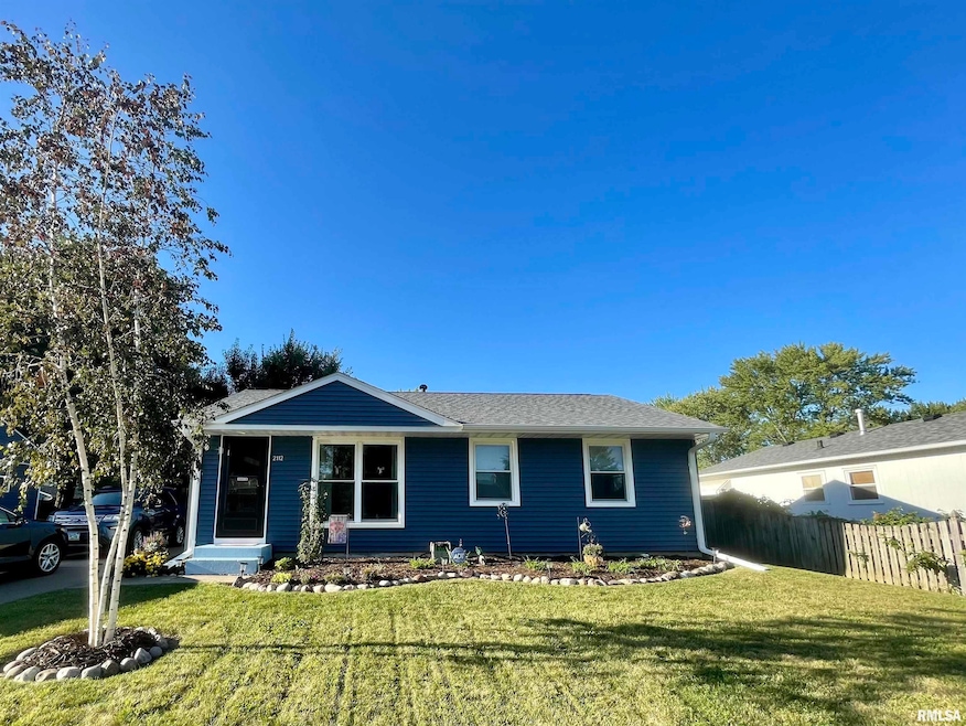 2112 W 54th St, Davenport, IA 52806 - photo 1