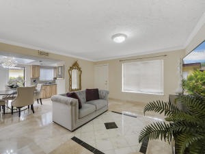 FamilyRoom-4