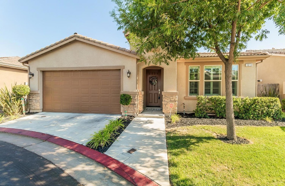 3010 Mount Rainier Ln, Clovis, CA 93619 - photo 1