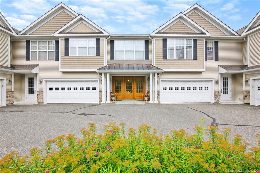 92 Suzie Dr, Newtown, CT 06470 - photo 1