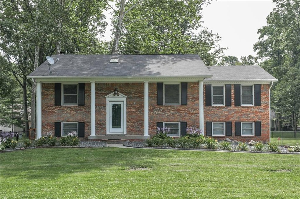 551 S Sawmill Rd, Whiteland, IN 46184 - photo 1