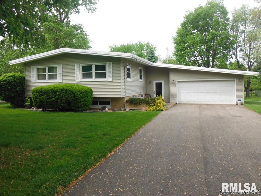 143 Lakeland Dr, Galesburg, IL 61401 - photo 1