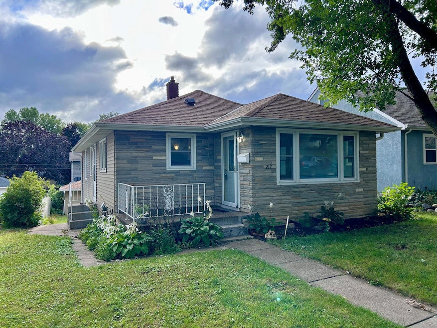 212 11th Ave N, South Saint Paul, MN 55075 - photo 1