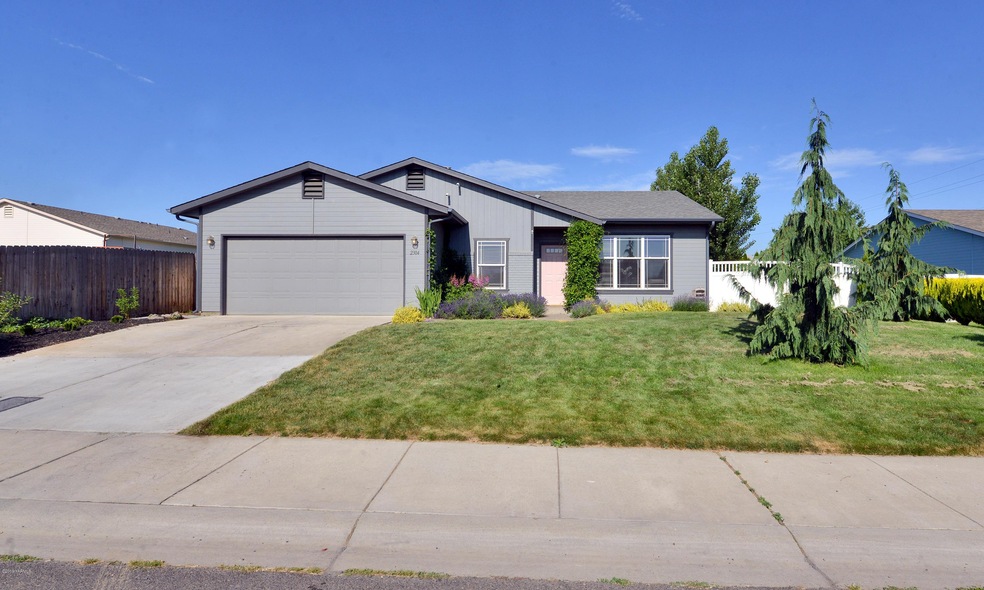 1 2304 S 79th Ave