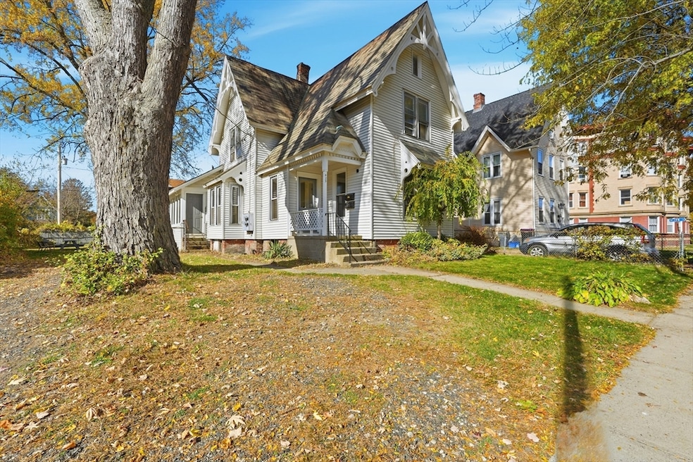 429 Pleasant St, Holyoke, MA 01040 - photo 1
