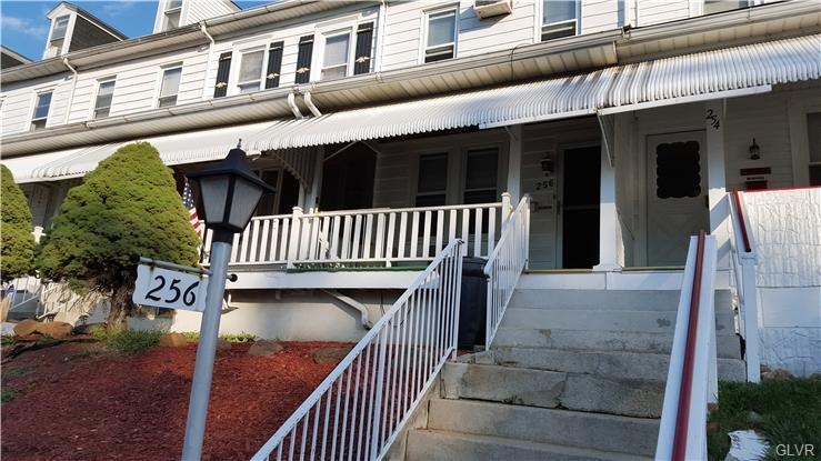 Welcome to 256 E. Union!