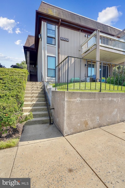 8502 Barrington Ct unit G, Springfield, VA 22152 - photo 1