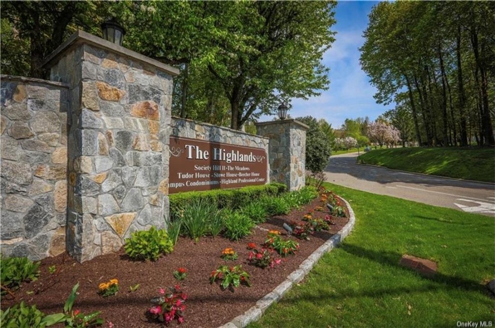 52 Campus Rd unit 14E, Peekskill, NY 10566 - photo 1