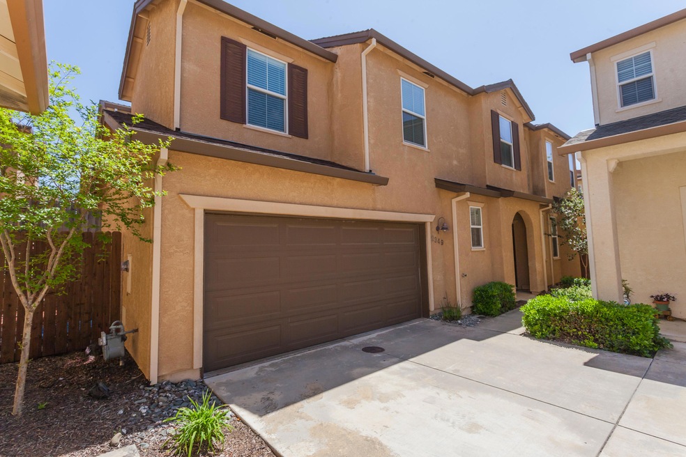 2349 La Villa Way, Redding, CA 96003 - photo 1