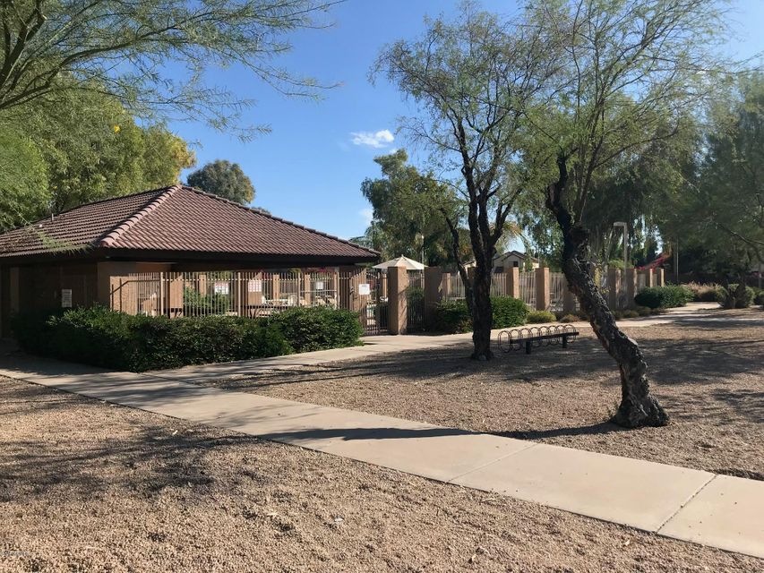 1710 N Comanche Dr, Chandler, AZ 85224 - photo 1