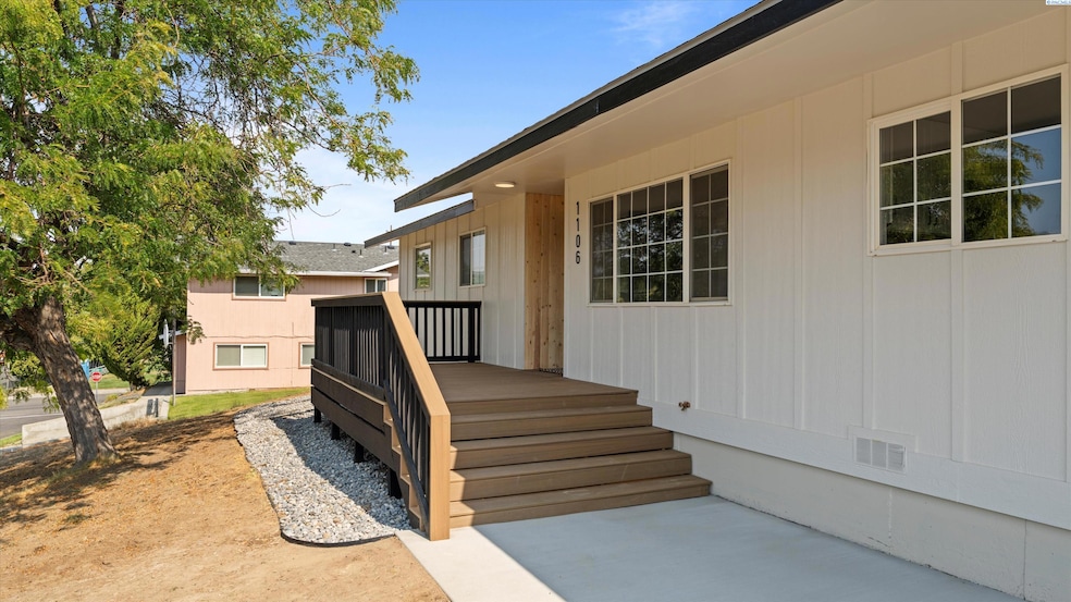 1106 Claire St, Prosser, WA 99350 - photo 1