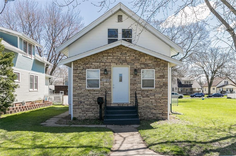 1721 2nd St SW, Cedar Rapids, IA 52404 - photo 1