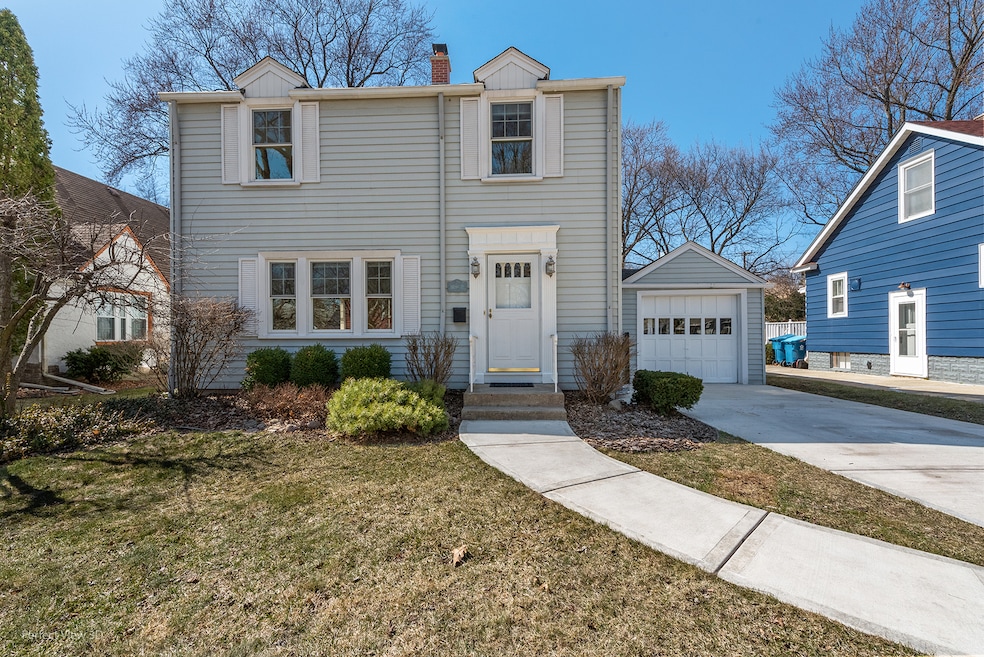 417 S Commonwealth Ave, Aurora, IL 60506 - photo 1