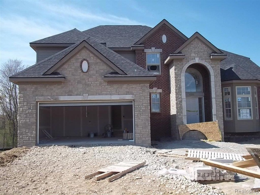 4904 Ventura Dr, Orion Charter Township, MI 48359 - photo 1