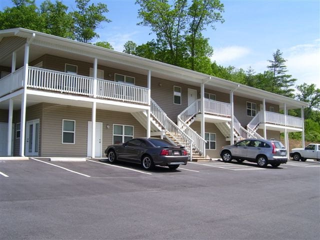 10 Addington Villas Dr, Franklin, NC 28734 - photo 1