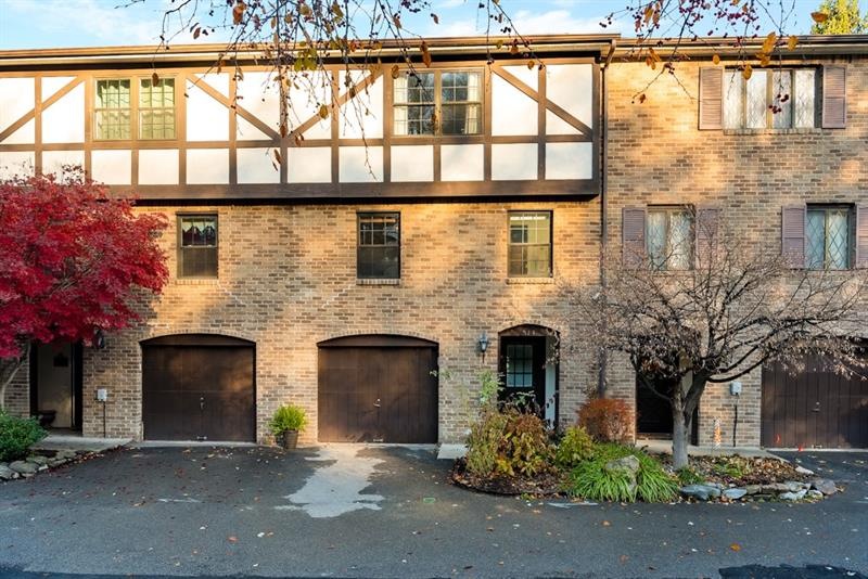 Welcome to 513 Newton Square located near shopping