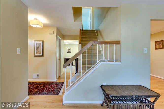 3045 White Birch Ct, Fairfax, VA 22031 - photo 1