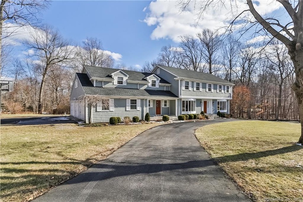 54 The Cir, Easton, CT 06612 - photo 1