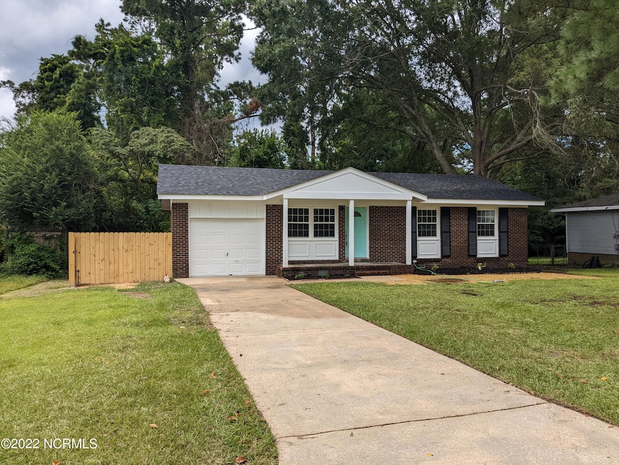 303 Cardinal Rd, Jacksonville, NC 28546 - photo 1