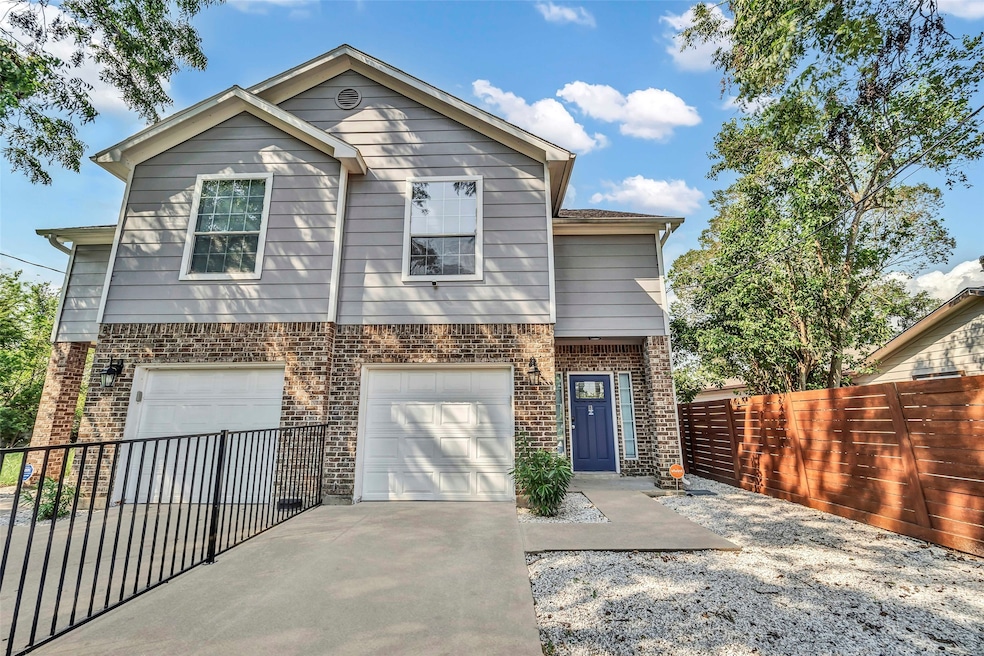 3925 Lowden St unit B, Houston, TX 77051 - photo 1