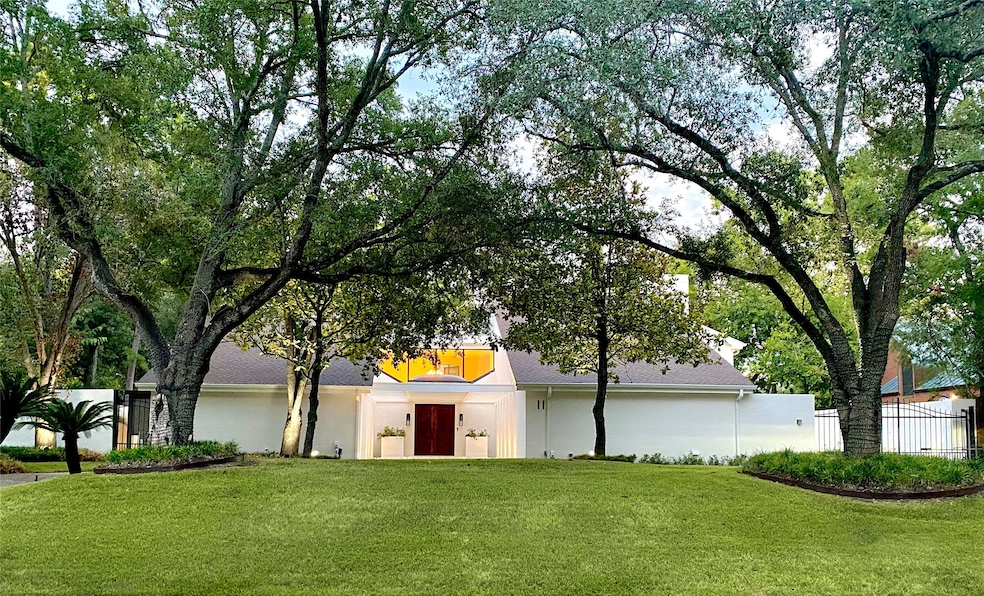 Welcome to 11 Windermere Lane !