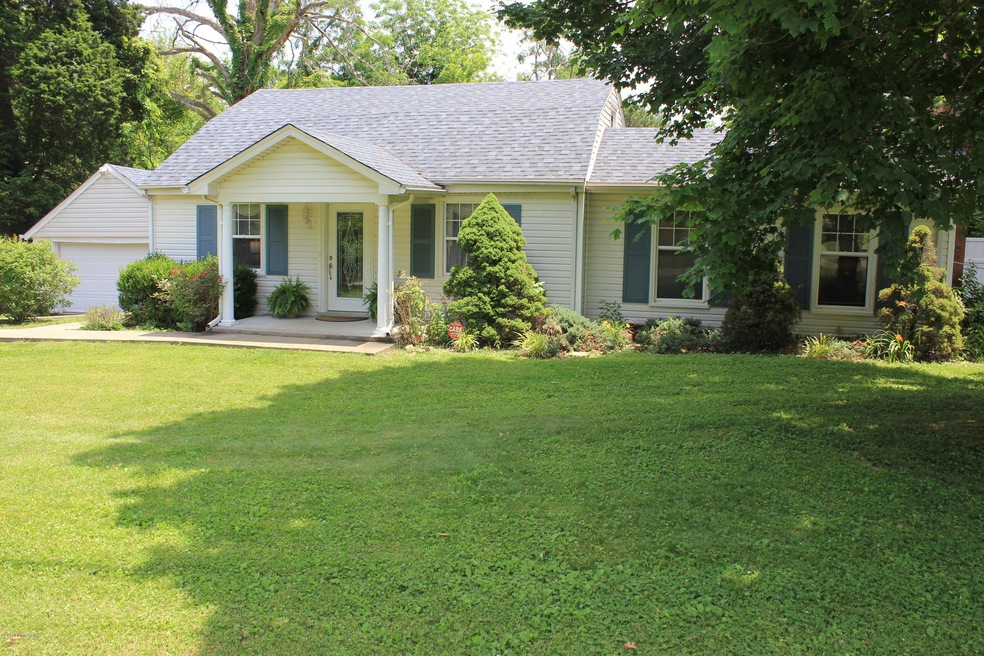 8707 Old Bates Rd, Louisville, KY 40228 - photo 1