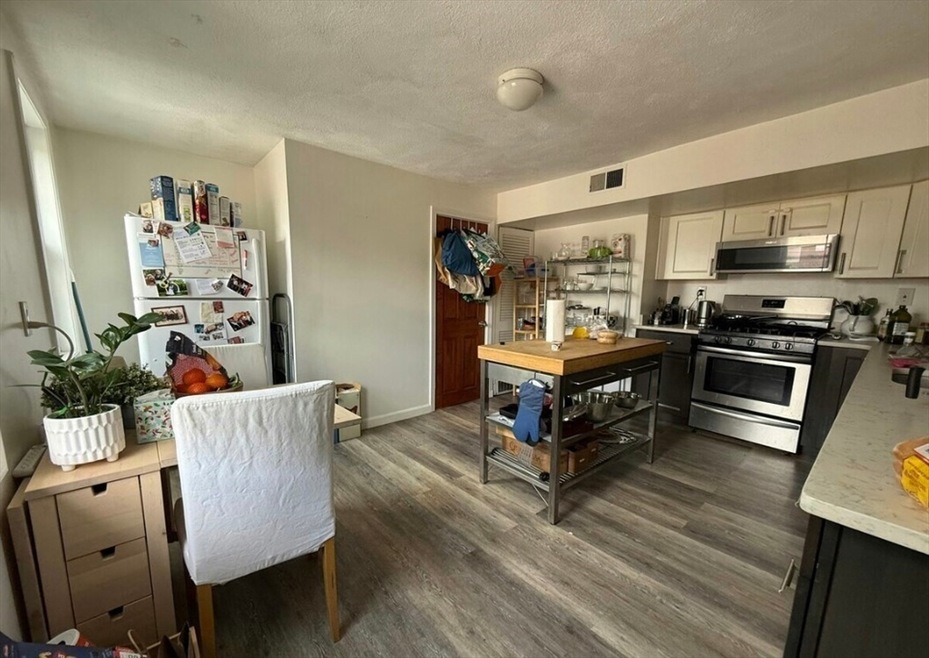 70 School St unit 2, Cambridge, MA 02139 - photo 1