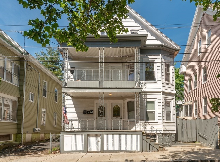 26 Salem St unit 3, Salem, MA 01970 - photo 1