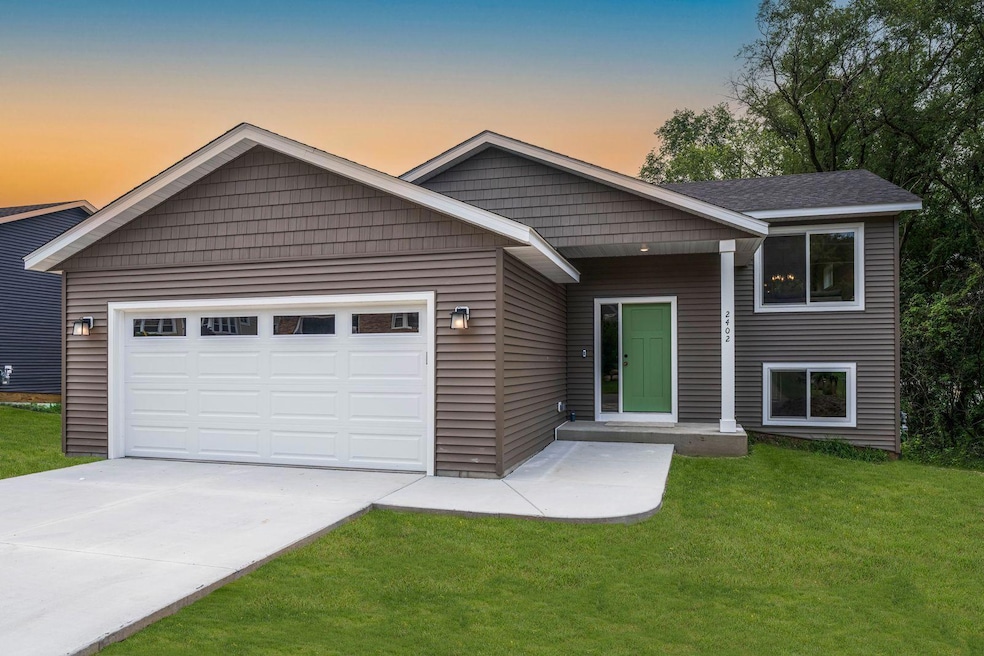 2402 15th St SE, Rochester, MN 55904 - photo 1