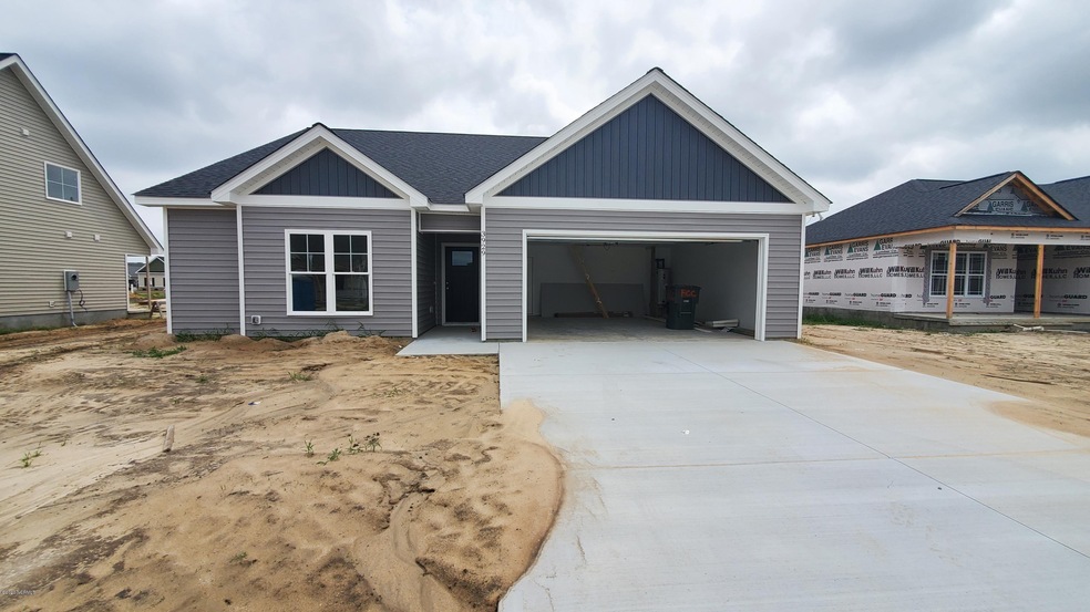 3929 Pensacola Dr, Hope Mills, NC 28348 - photo 1