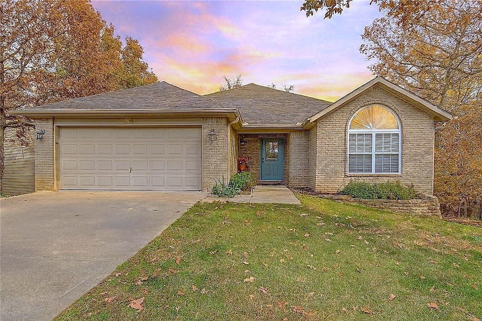 94 Overton Dr, Bella Vista, AR 72714 - photo 1