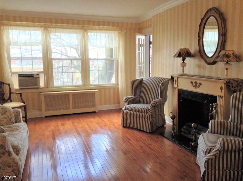 5 Roosevelt Pl C004p unit 4P, Montclair Twp., NJ 07042 - photo 1