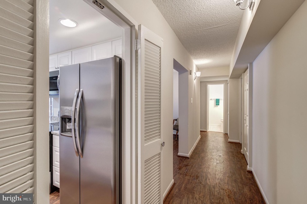 11650 Stoneview Square unit 2B, Reston, VA 20191 - photo 1