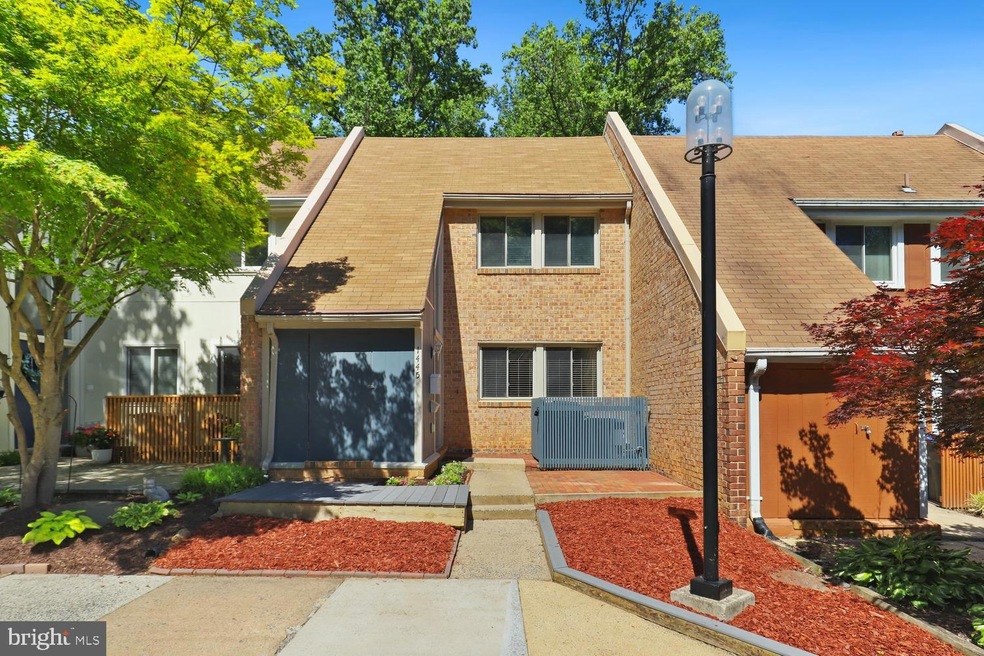 1445 Greenmont Ct, Reston, VA 20190 - photo 1