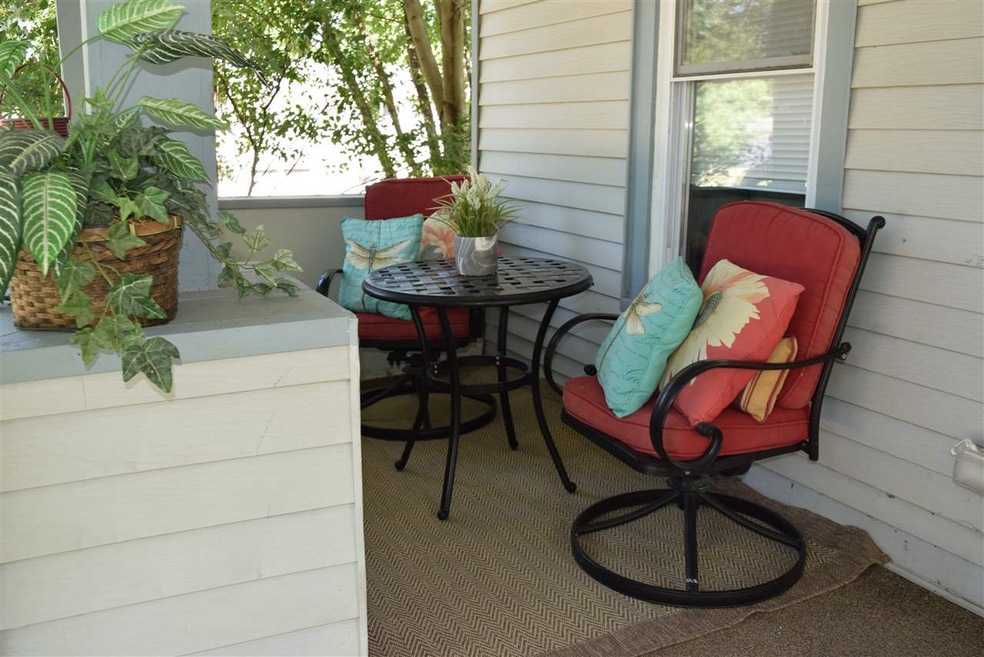 2122 Waterloo Rd, Cedar Falls, IA 50613 - photo 1