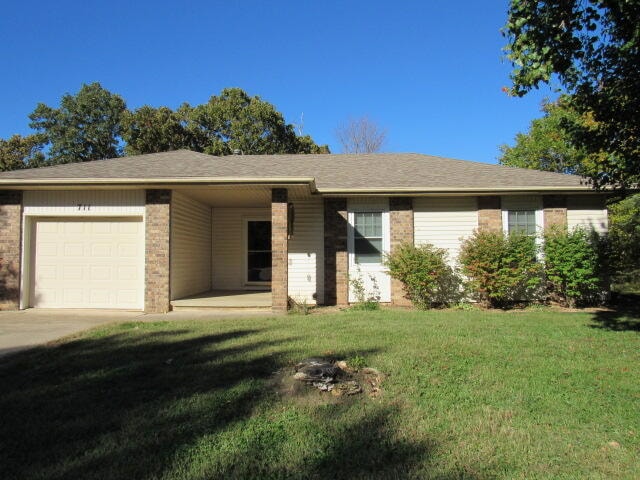 711 E Striper Dr, Nixa, MO 65714 - photo 1