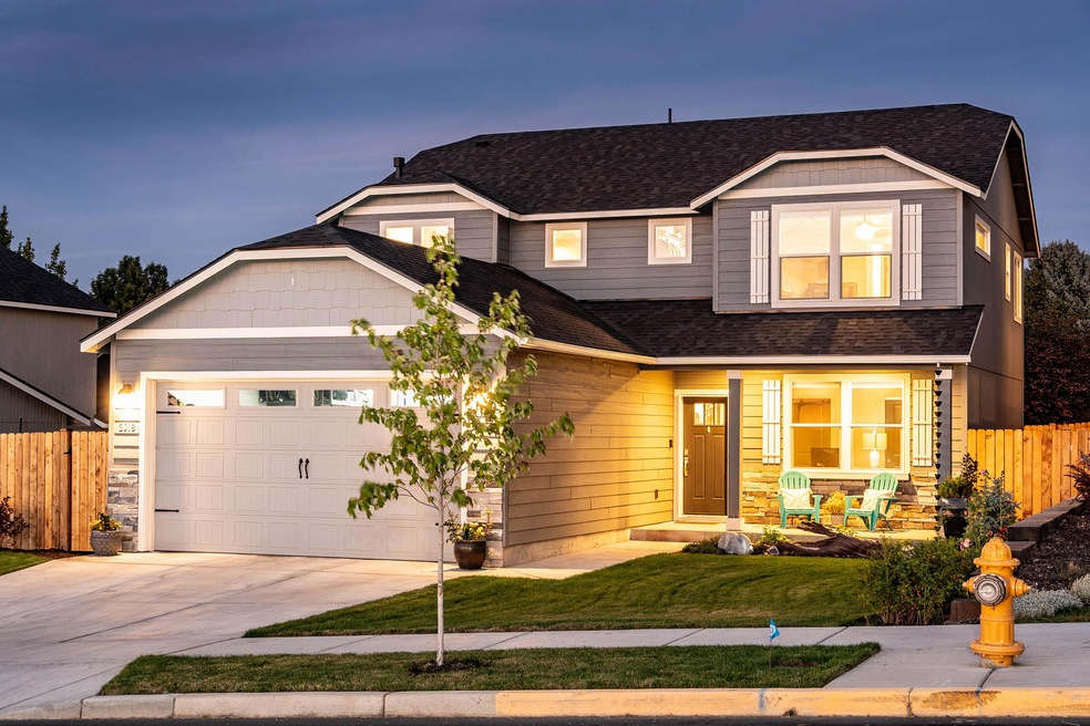 2018 SW 39th St, Redmond, OR 97756 - photo 1