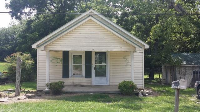 1006 Emerson St, Manchester, TN 37355 - photo 1