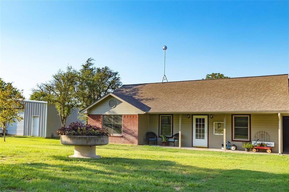 181 Shady Grove Ln, Weatherford, TX 76088 - photo 1