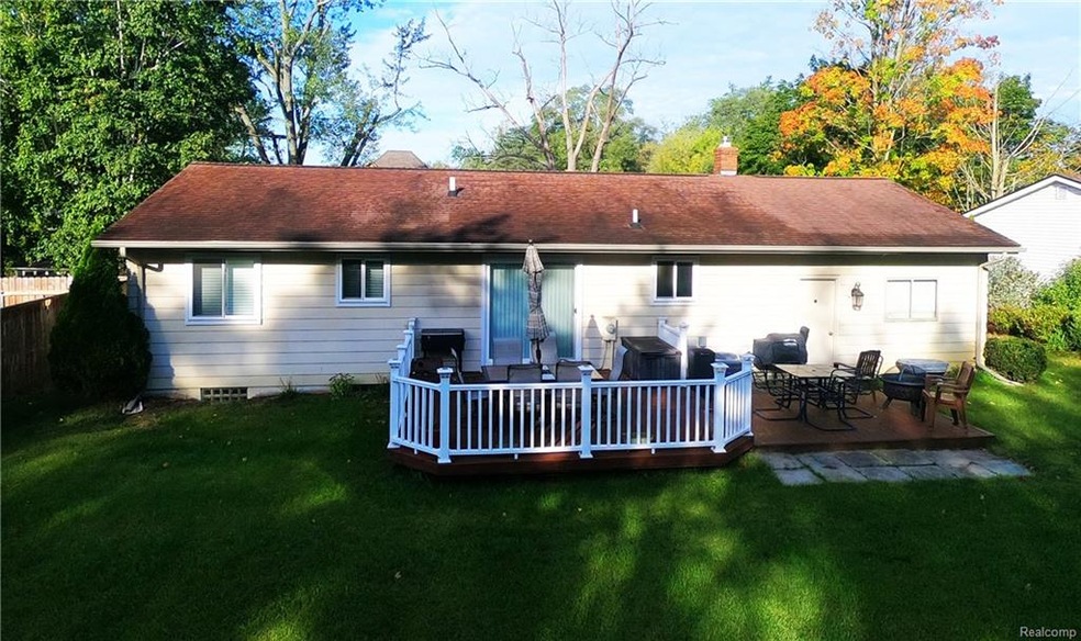 4033 Keelson, West Bloomfield, MI 48324 - photo 1