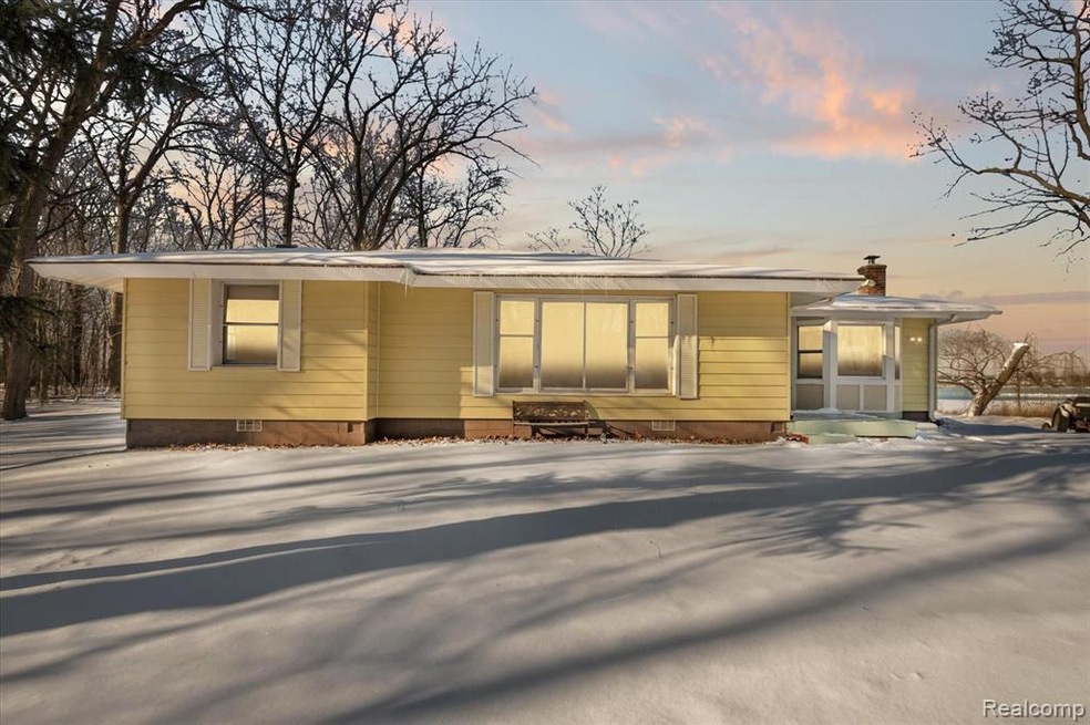 01-19478-Keith-Ave-WindowStill-Real-Estate-Photogr