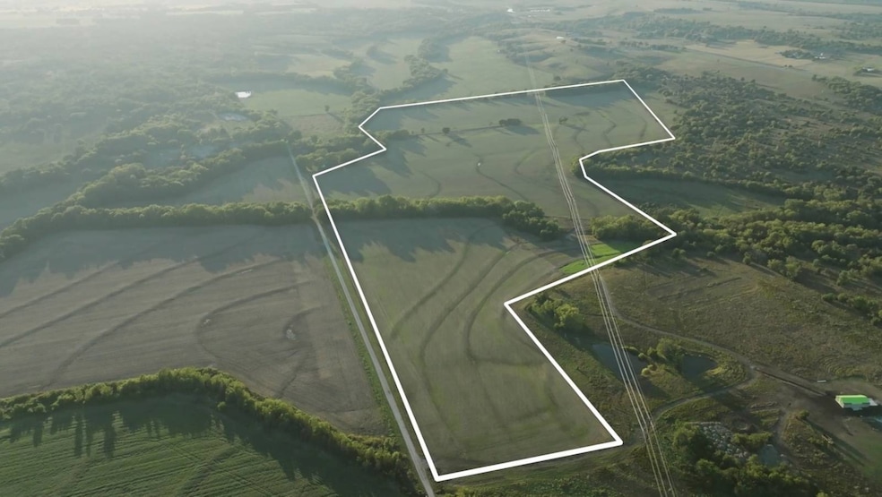 14043 K47 Hwy, Fredonia, KS 66736 - photo 1