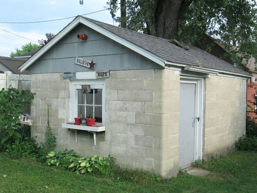 317 W Washington St, Culver, IN 46511 - photo 1