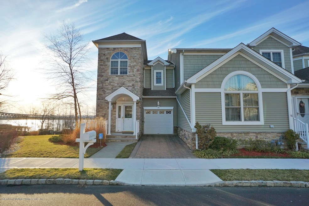 14 Pilot Ln, Staten Island, NY 10309 - photo 1