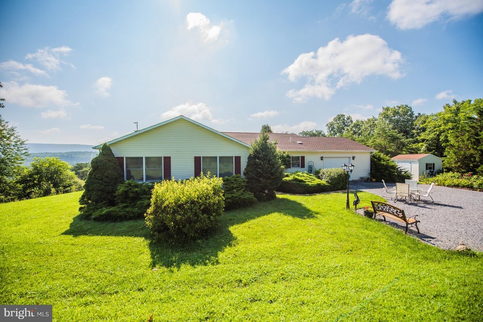 685 Old Mill Manor Dr, Berkeley Springs, WV 25411 - photo 1