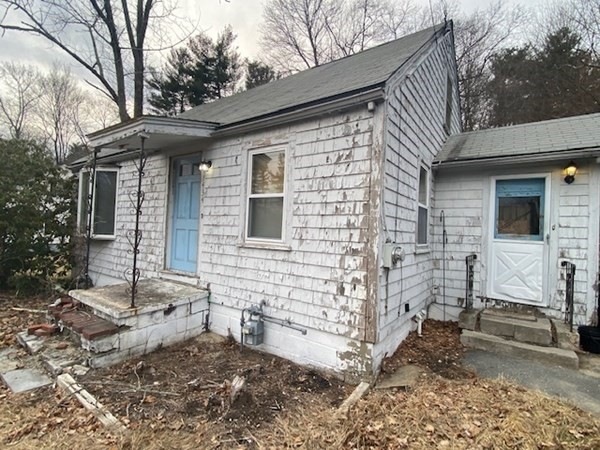 1434 Mammoth Rd, Dracut, MA 01826 - photo 1